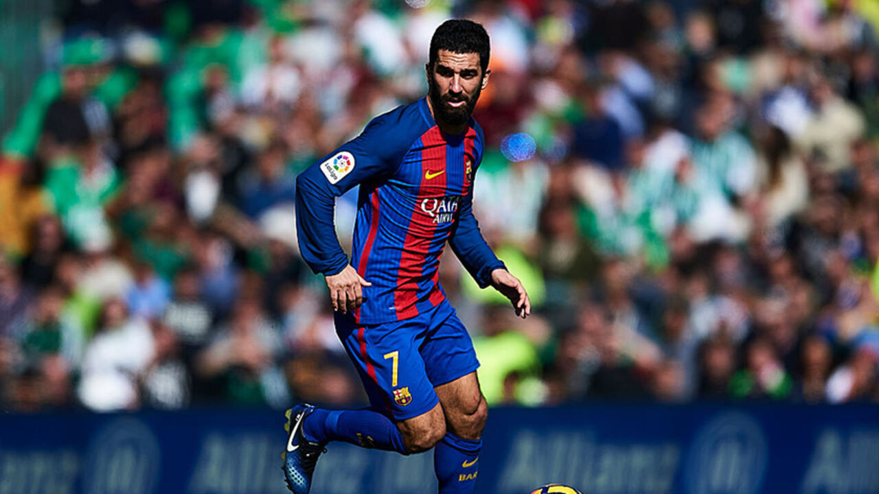 SEVILLE, SPAIN - JANUARY 29:  Arda Turan of FC Barcelona in action during La Liga match between Real Betis Balompie and FC Barcelona at Benito Villamarin Stadium on January 29, 2017 in Seville, Spain.  (Photo by Aitor Alcalde/Getty Images)