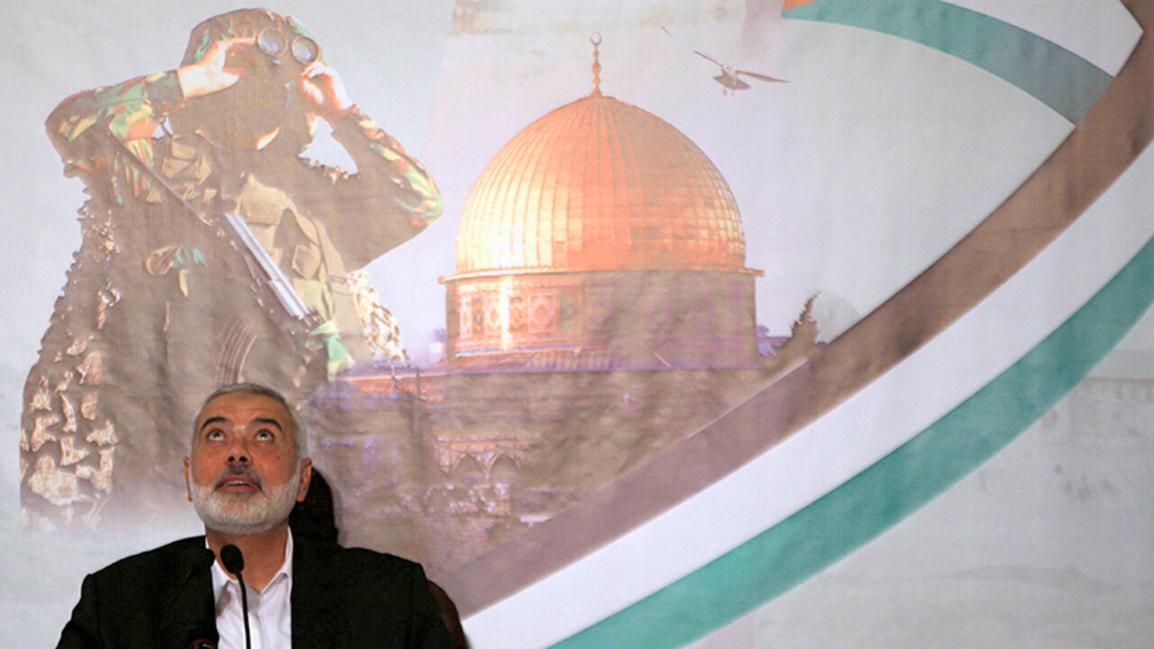 Hamas Chief Ismail Haniyeh looks up before giving a speech in Gaza City July 5, 2017. REUTERS/Mohammed Salem - RTX3A66V
