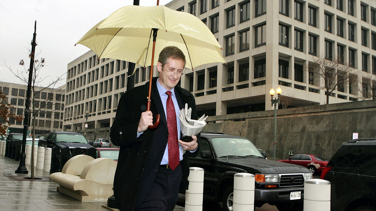 WASHINGTON - FEBRUARY 13:   John Hannah, Vice President Dick Cheney 's national security adviser, leaves U.S. Federal Court after testifying in the I. Lewis 'Scooter' Libby perjury trial February 13, 2007 in Washington, DC. Hannah testified that Libby was a very busy, forgetful manager at the White House.   (Photo by Chip Somodevilla/Getty Images)