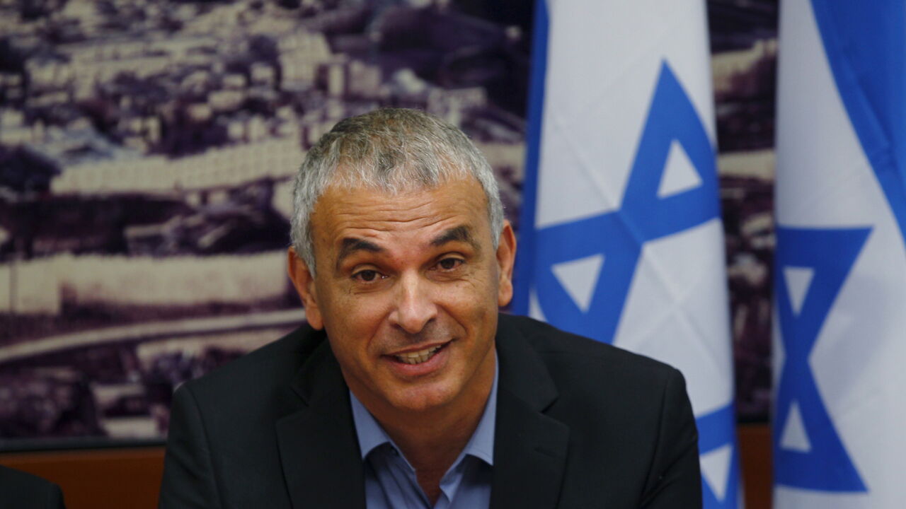 Moshe Kahlon, Israel's new Finance Minister, attends a meeting at the Finance Ministry in Jerusalem May 18, 2015. Boosting competition in Israel's banking system and the economy as a whole as well as bringing down property prices will be priorities for the country's new finance minister, he said on Monday. REUTERS/Ronen Zvulun  - GF10000099277