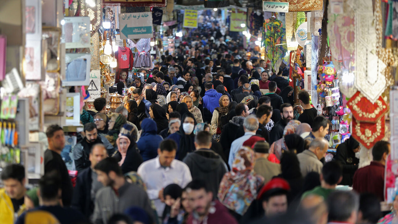 Iranians shop in the capital Tehran's grand bazar on November 3, 2018. - Iran's supreme leader Ayatollah Ali Khamenei said today that President Donald Trump has "disgraced" US prestige and would be the ultimate loser from renewing sanctions on the Islamic republic.
Trump announced in May he was withdrawing from the 2015 nuclear deal and reimposing sanctions, sparking outrage among world powers who say Iran has been complying with commitments to restrict its atomic programme. (Photo by ATTA KENARE / AFP)    