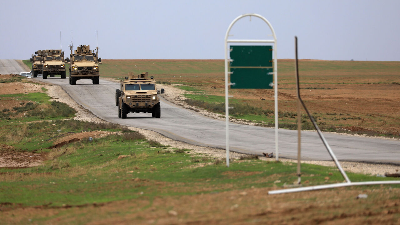 U.S. troops patrol near Turkish border in Hasakah, Syria, November 4, 2018. REUTERS/Rodi Said - RC1F4F72F170
