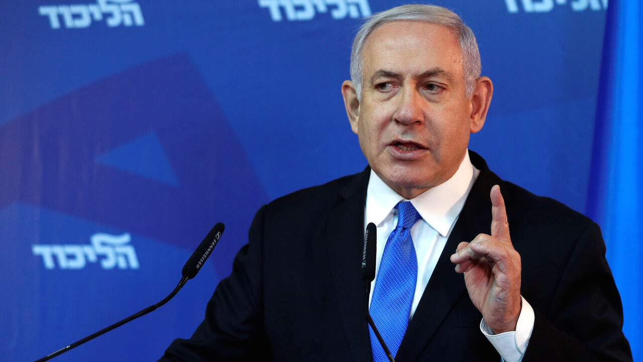 Israel's Prime Minister Benjamin Netanyahu gestures as he speaks during a news conference in Jerusalem April 1, 2019. REUTERS/Ronen Zvulun - RC1F901A0F60