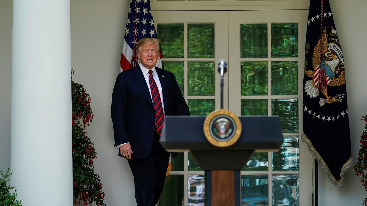 U.S. President Donald Trump arrives to deliver remarks on immigration reform in the Rose Garden of the White House in Washington, U.S., May 16, 2019. REUTERS/Joshua Roberts - RC19026CFA70