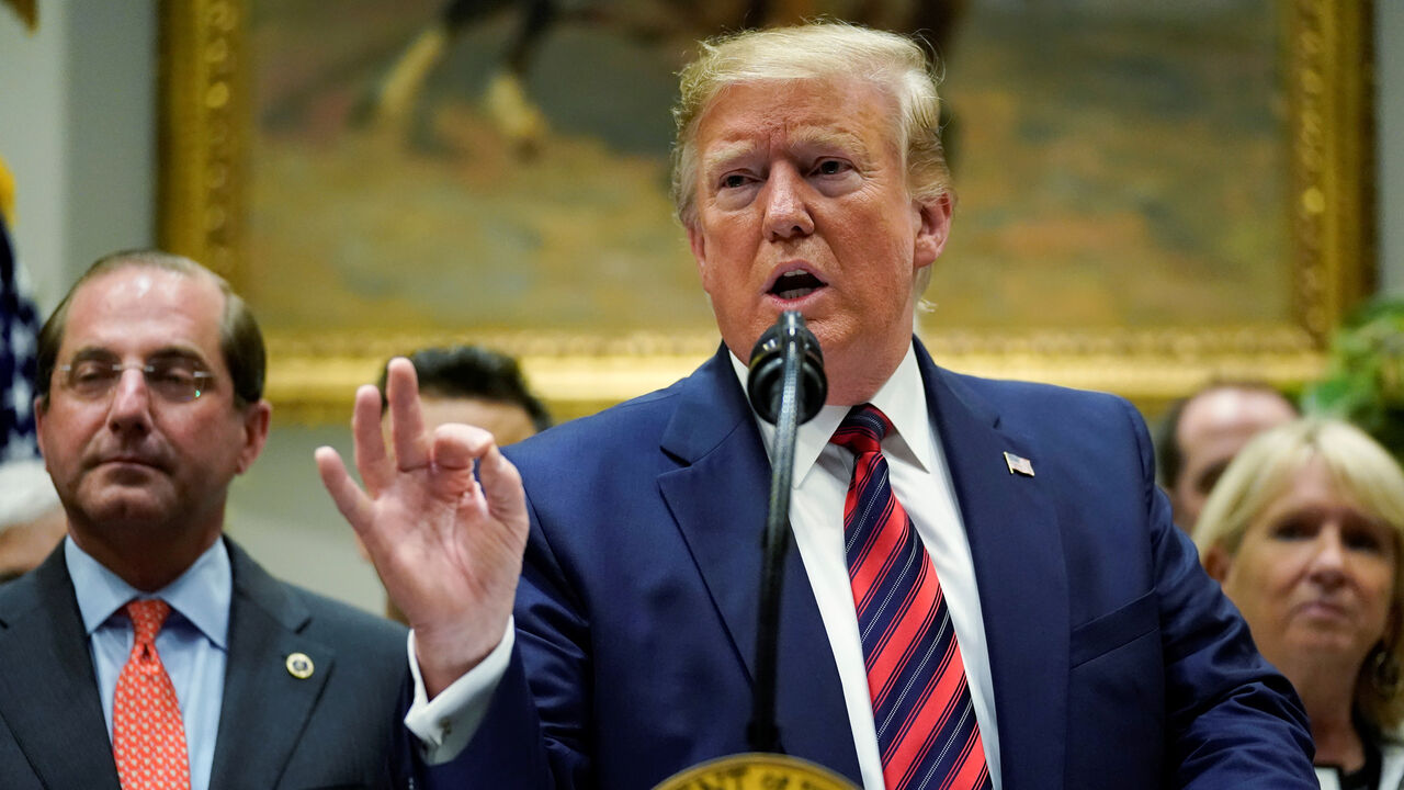 U.S. President Donald Trump delivers remarks during an event to announce a proposal to end surprise medical billing in the Roosevelt Room at the White House in Washington, U.S., May 9, 2019. REUTERS/Jonathan Ernst - RC1C62BF4AB0