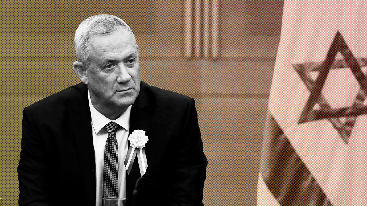 Benny Gantz, leader of Blue and White party looks on during his party faction meeting at the Knesset, Israel's parliament, in Jerusalem October 3, 2019. REUTERS/Ronen Zvulun - RC119D495130