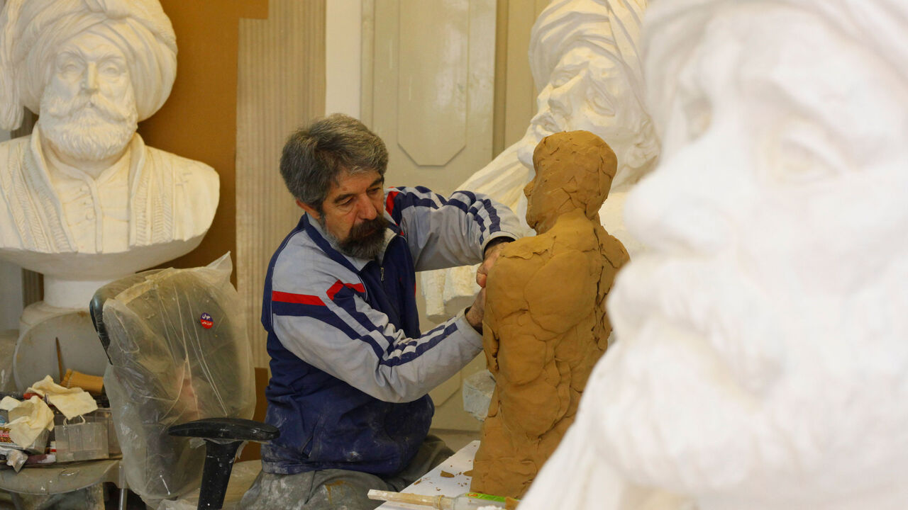 IranianSculptor.jpg