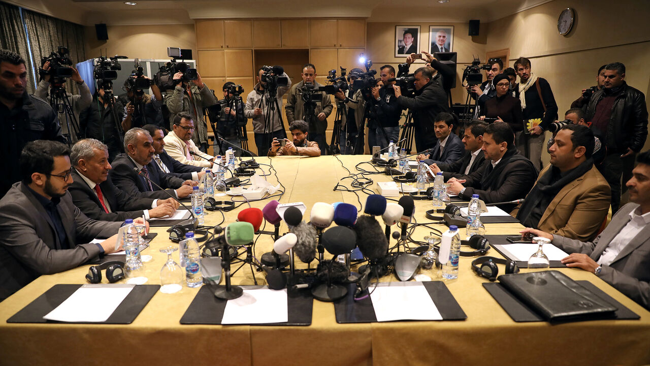 Yemen's warring parties attend a new round of talks to discuss a prisoners swap deal, in Amman, Jordan February 5, 2019. REUTERS/Muhammad Hamed - RC15EF0102D0