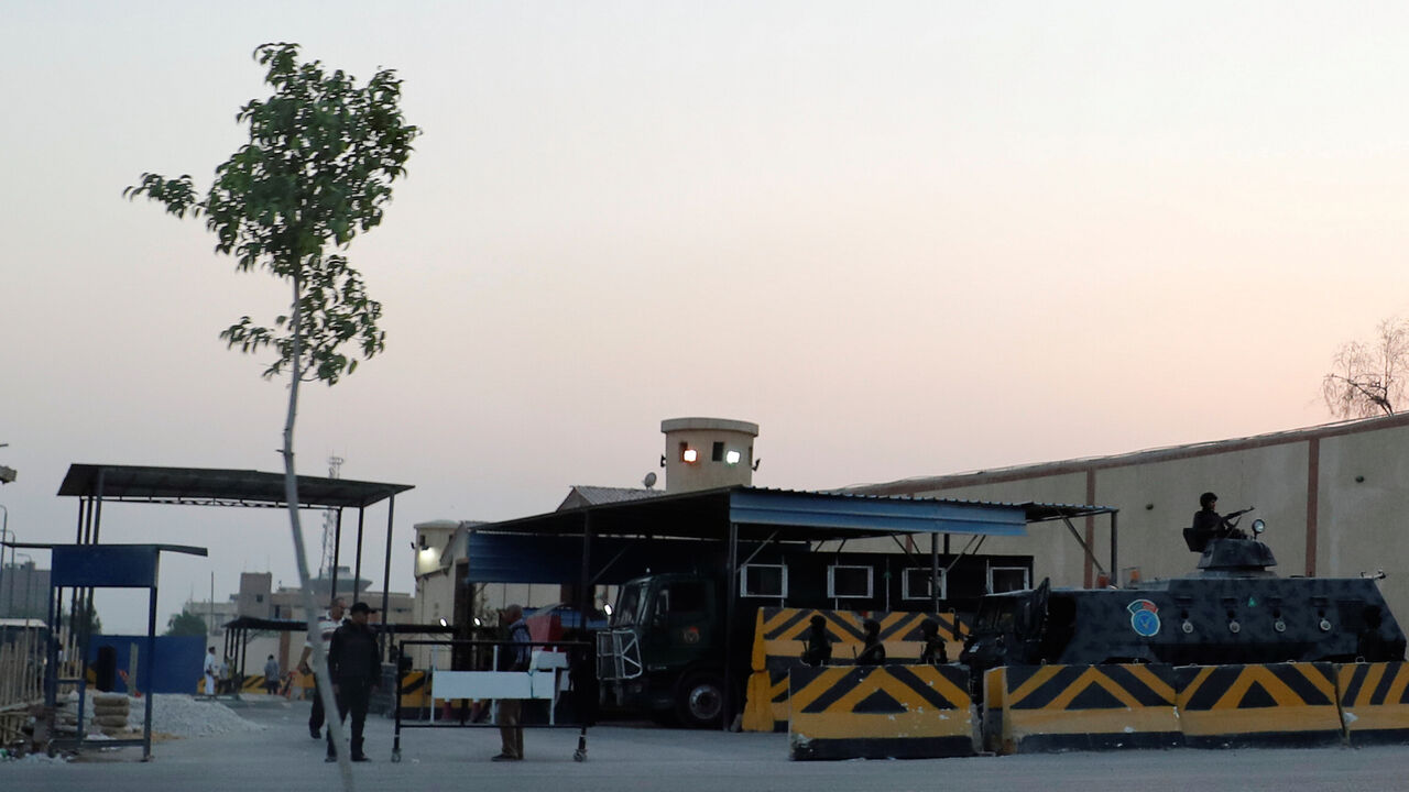 Security and police vehicles guard Cairo's Tora prison, where the trial of ousted Egyptian Islamist President Mohamed Mursi took place, in Cairo, Egypt June 17, 2019. REUTERS/Amr Abdallah Dalsh - RC19466F6CE0