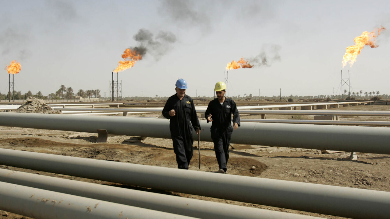 A general view of Nahr Al-Umran gas refinery in Al-Dier District, northern Basra July 17, 2009. REUTERS/Atef Hassan (IRAQ CONFLICT ENERGY) - GM1E57H1M0K01