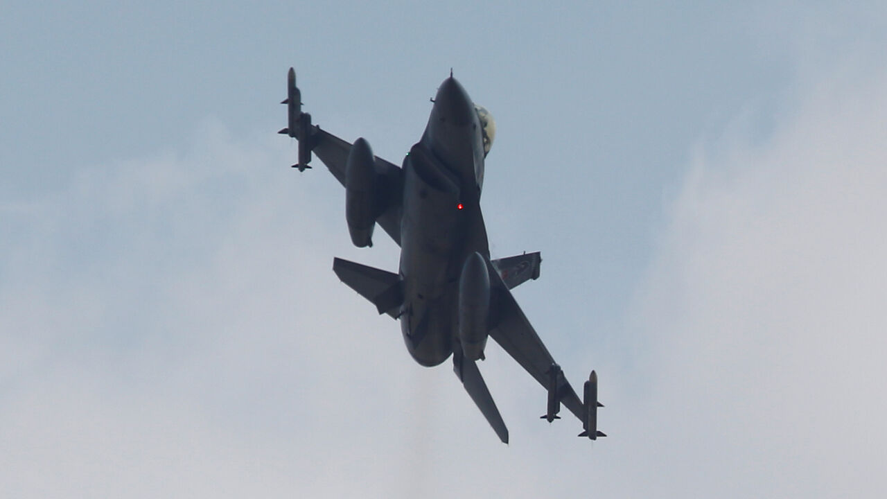 A Turkish F-16 fighter jet takes off from Incirlik airbase in the southern city of Adana, Turkey, July 27, 2015. To match Insight TURKEY-SECURITY/AIRFORCE  REUTERS/Murad Sezer/File Photo - S1AEULZGSTAA
