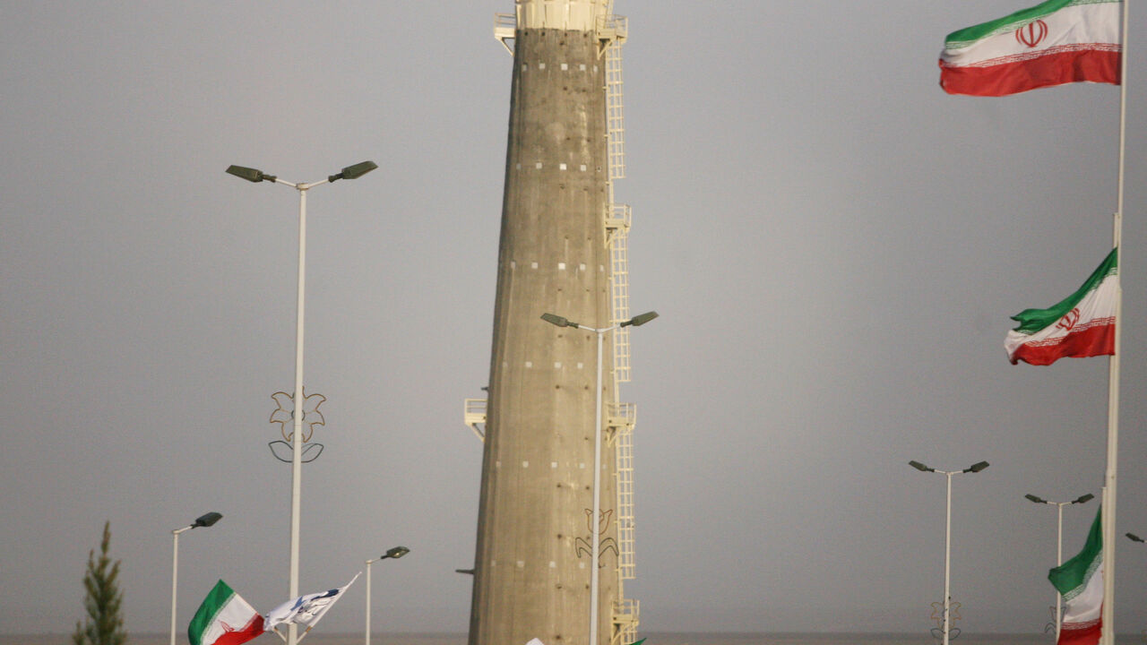 NATANZ, IRAN - APRIL 9:  A general view of the Natanz nuclear enrichment facility, is seen on April 9, 2007, 180 miles south of Tehran, Iran. Iranian President Mahmoud Ahmadinejad announced yesterday, April 9, that Iran has stepped up their Uranium enrichment programme, with up to 3,000 isotope separating centrifuges now in operation. The news has brought condemnation from the International Community and the UN. Iran’s top nuclear negotiator Ali Larijani confirmed the scaling-up of activity but declined to 