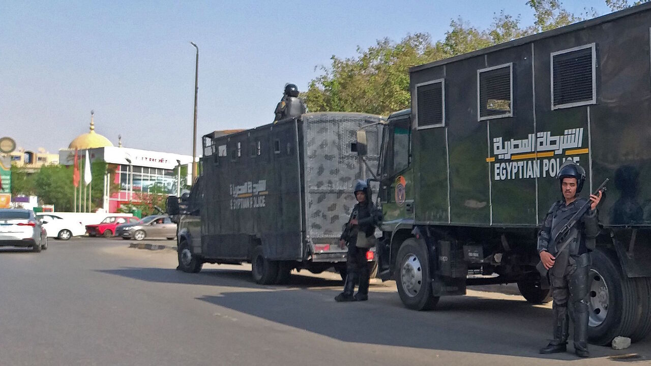 Egyptian riot police stand guard in Egypt's capital Cairo on September 27, 2019. - Egypt's President dismissed today a call for a second weekend of protests as "no reason for concern", with hundreds already arrested in an intensifying crackdown on a rare show of discontent on the streets. (Photo by Khaled DESOUKI / AFP)        (Photo credit should read KHALED DESOUKI/AFP via Getty Images)