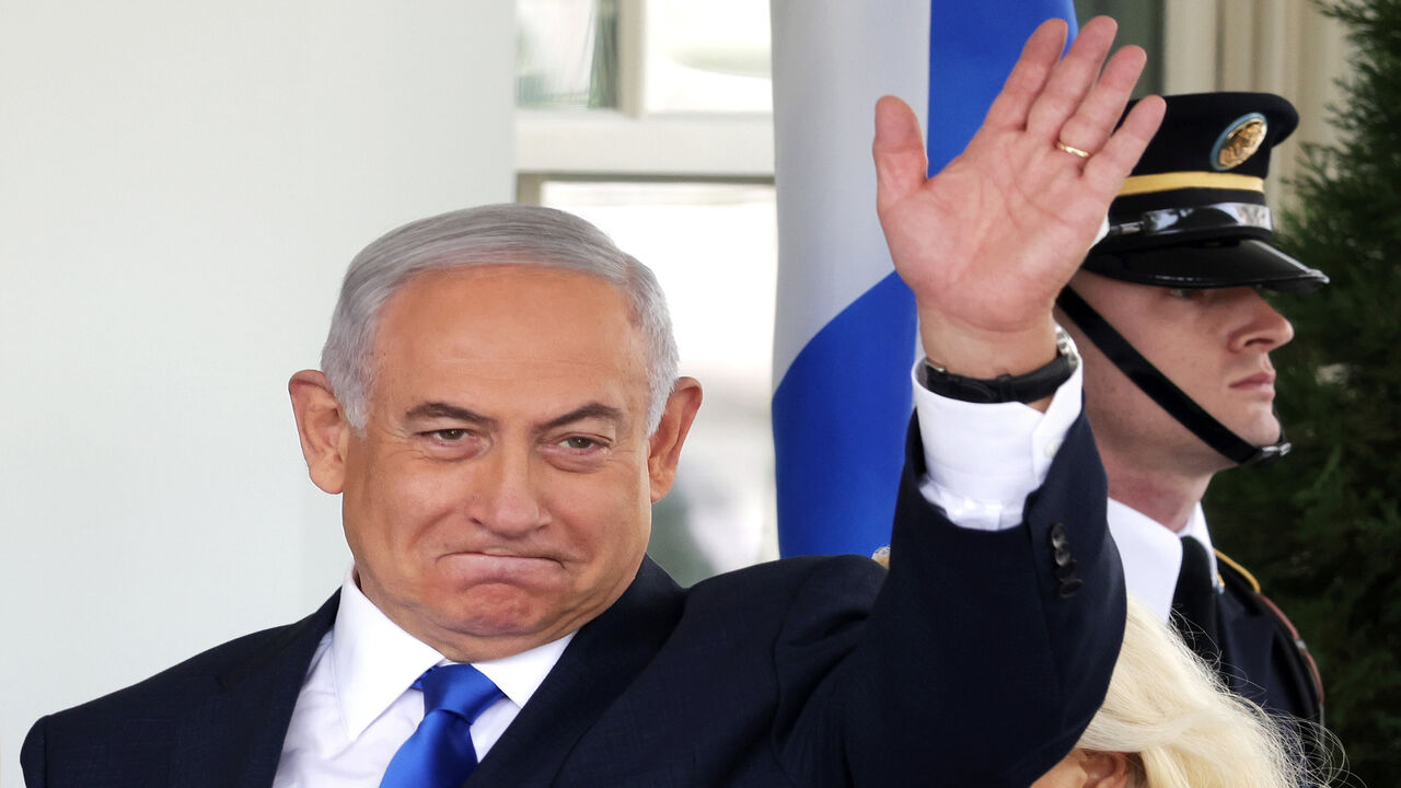 WASHINGTON, DC - SEPTEMBER 15:  Prime Minister of Israel Benjamin Netanyahu waves as he arrives outside the West Wing of the White House September 15, 2020 in Washington, DC. Netanyahu is in Washington to participate in the signing ceremony of the Abraham Accords. (Photo by Alex Wong/Getty Images)