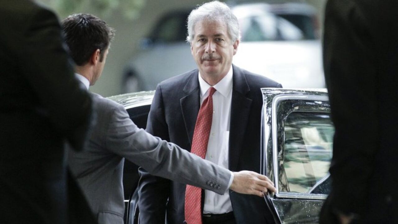 U.S. Deputy Secretary of State William Burns arrives at the United Nations European headquarters in Geneva January 11, 2013. The Joint Special Representative for Syria, Lakhdar Brahimi, will meet with Russian Deputy Foreign Minister Mikhail Bogdanov and United States Deputy Secretary of State William Burns. The meeting is aimed at furthering their discussions to arrive at a political solution to the crisis in Syria.  REUTERS/Denis Balibouse (SWITZERLAND - Tags: POLITICS) - RTR3CBBS
