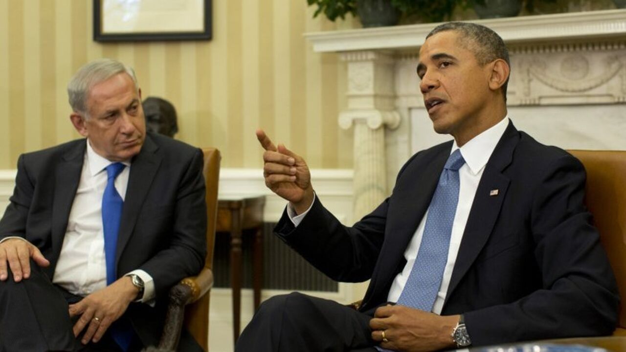 U.S. President Barack Obama speaks alongside Israeli Prime Minister Benjamin Netanyahu in the Oval Office of the White House in Washington, September 30, 2013.      REUTERS/Jason Reed  (UNITED STATES - Tags: POLITICS) - RTR3FG0R
