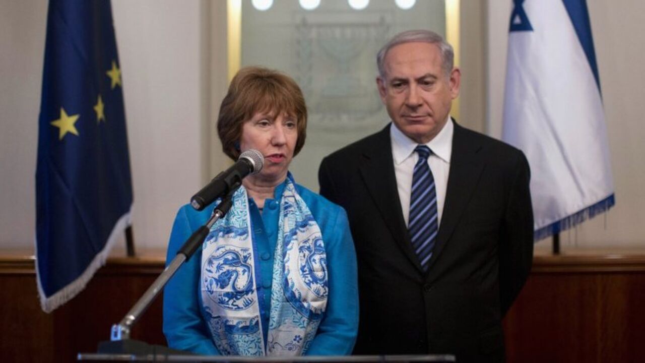 European Union foreign policy chief Catherine Ashton (L) speaks during her meeting with Israel's Prime Minister Benjamin Netanyahu in Jerusalem June 20, 2013. REUTERS/Abir Sultan/Pool (JERUSALEM - Tags: POLITICS) - RTX10UHN