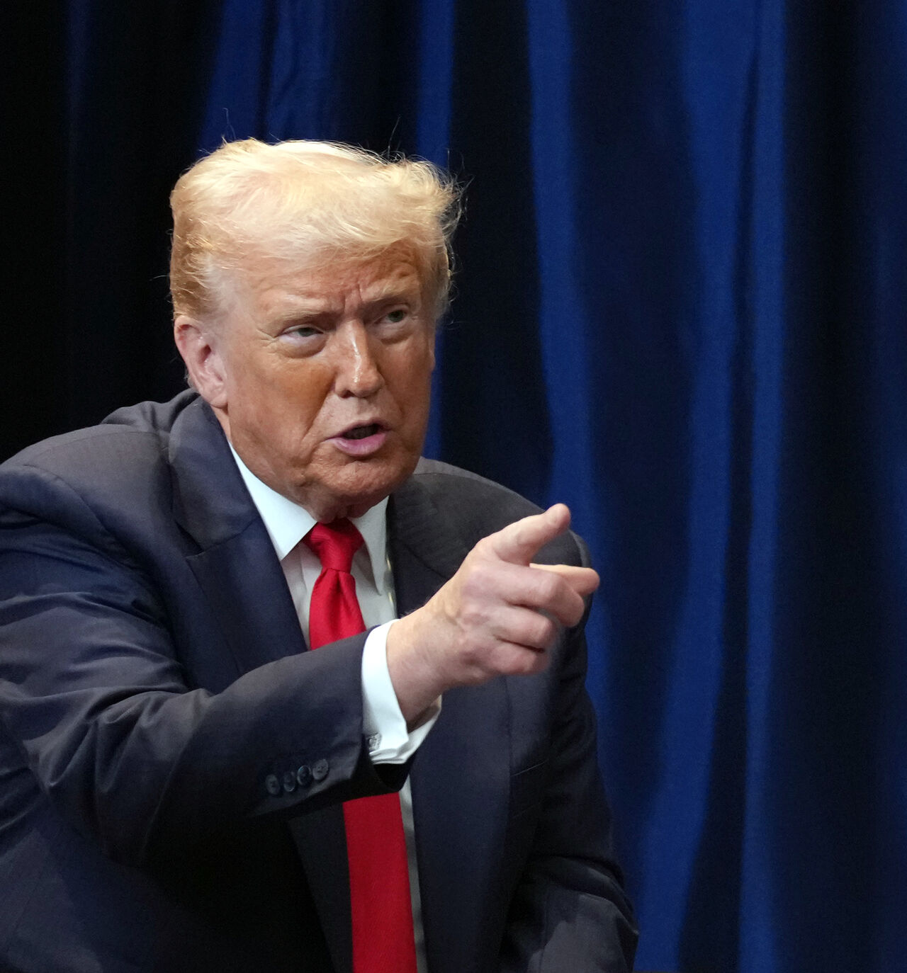 KUALA LUMPUR, MALAYSIA - OCTOBER 26: U.S. President Donald Trump holds a bilateral meeting with Brazil's President Luiz Inácio Lula da Silva (not in frame) at Kuala Lumpur Convention Centre on October 26, 2025 in Kuala Lumpur, Malaysia. Trump is in Malaysia for the Association of Southeast Asian Nations (ASEAN) summit, and will next travel to Japan, en route to South Korea for the Asia-Pacific Economic Cooperation (APEC) forum. (Photo by Andrew Harnik/Getty Images)