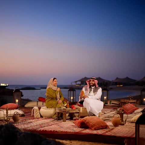  Dining in the Ras Abrouq desert. (Photo courtesy of Visit Qatar)