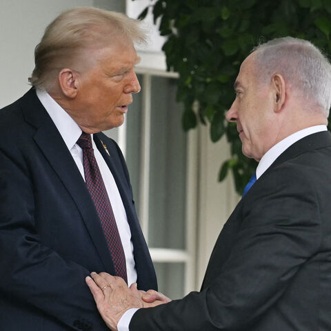 US President Donald Trump (L) greets Israeli Prime Minister Benjamin Netanyahu as he arrives at the West Wing of the White House, Washington, Sept. 29, 2025.