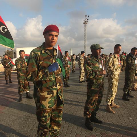 Soldiers from the National Army of Cyrenaica take part in a military parade graduation ceremony in Benghazi March 3, 2012. REUTERS/Esam Al-Fetori (LIBYA - Tags: POLITICS MILITARY) - RTR2YSN6