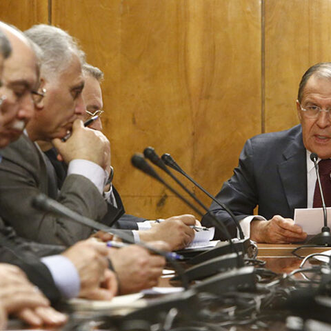 Russian Foreign Minister Sergei Lavrov (R) meets with representatives of Palestinian political parties and movements in Moscow, Russia, January 16, 2017. REUTERS/Sergei Karpukhin - RTSVQN6