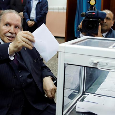 Algeria's President Abdelaziz Bouteflika casts his ballot during the parliamentary election in Algiers, Algeria May 4, 2017. REUTERS/Zohra Bensemra - RTS154OD