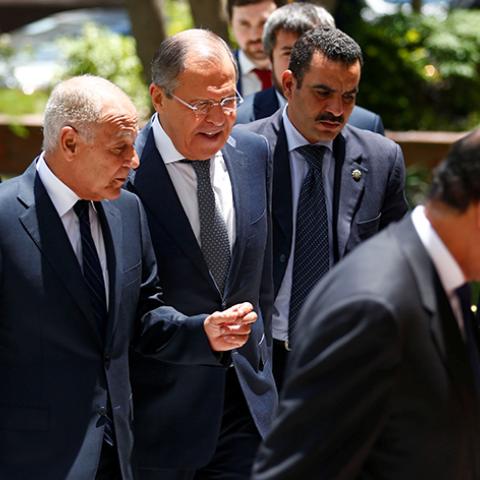Russian Foreign Minister Sergei Lavrov (2nd L) is greeted by the Secretary-General of the Arab League Ahmed Aboul Gheit (L) before their meeting in Cairo, Egypt May 29, 2017. REUTERS/Amr Abdallah Dalsh - RTX382BY