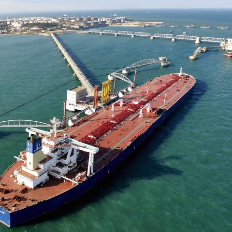A general view of a crude oil importing port in Qingdao, Shandong province, in this November 9, 2008 file photo.   REUTERS/Stringer/Files ATTENTION EDITORS - THIS PICTURE WAS PROVIDED BY A THIRD PARTY. THIS PICTURE IS DISTRIBUTED EXACTLY AS RECEIVED BY REUTERS, AS A SERVICE TO CLIENTS. CHINA OUT. NO COMMERCIAL OR EDITORIAL SALES IN CHINA  - GF10000374046