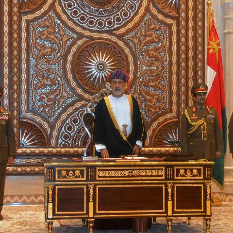 Sultan Haitham bin Tariq al-Said is sworn in before the royal family council in Muscat, Oman January 11, 2020.  REUTERS/Sultan Al Hasani     TPX IMAGES OF THE DAY - RC2MDE9MAR1J