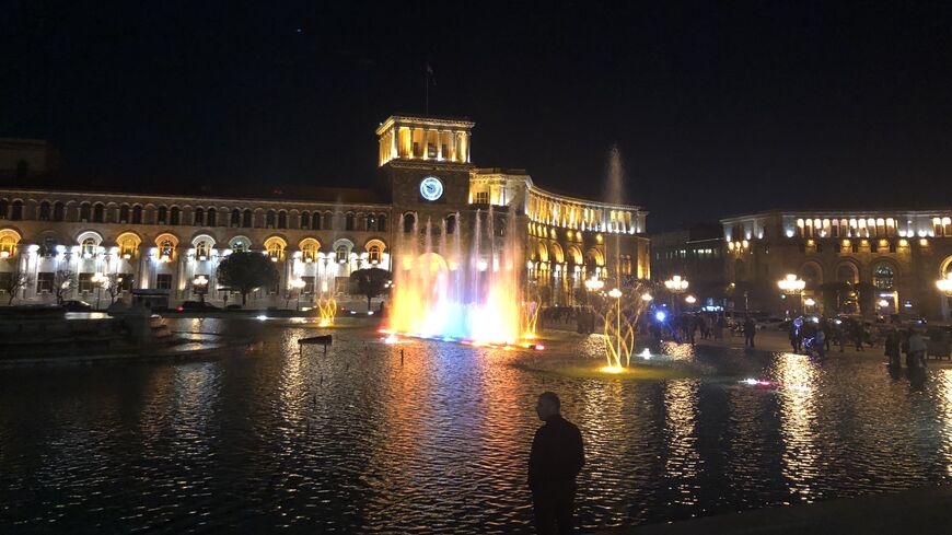 Independence Square by night, April 14, 2022 (Al-Monitor/Amberin Zaman)