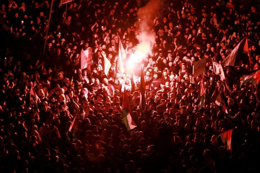 Jordanians protesting near the Israeli embassy in Amman on March 28