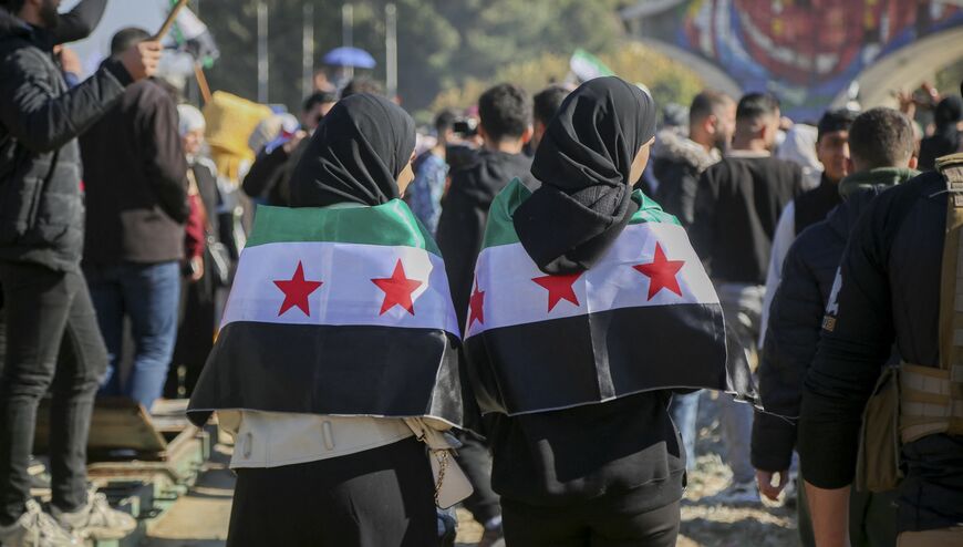 I partecipanti prendono parte alle celebrazioni a Damasco, Siria, il 13 dicembre 2024.