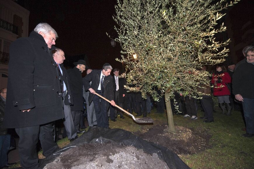 An olive tree was planted in memory of Ilan Halimi in the northern Paris suburb of Epinay-sur-Seine in 2011