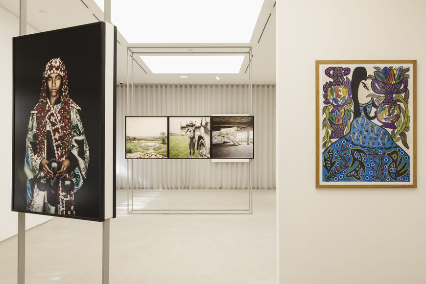 Installation view of DECOLONISE in Seven Contours, One Collection at MACAAL © Ayoub El Bardii.