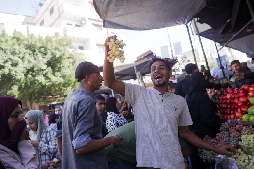 The World Food Programme says it has moved nearly 3,000 tonnes of food into Gaza since the ceasefire