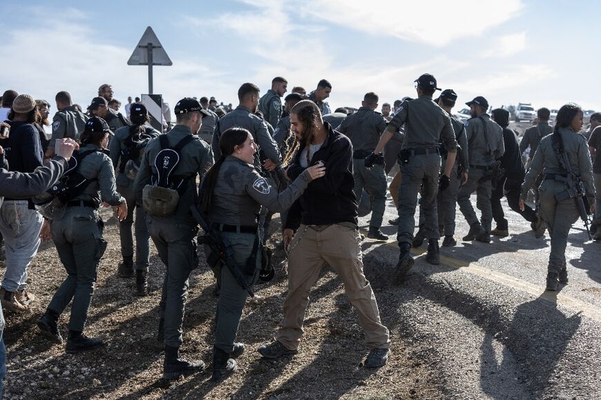 Israeli security forces clashed with Hilltop Youth activists as they evacuated an illegal settler outpost