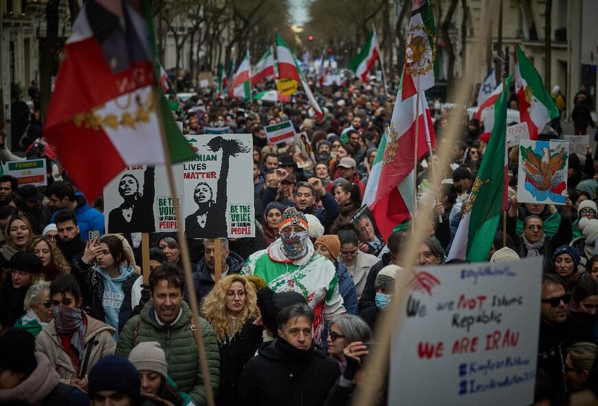 More than 2,000 people demonstrated in Paris in support of the Iranians' protests