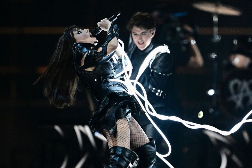 Romanian singer Alexandra Capitanescu brought her song 'Choke Me' to life on stage