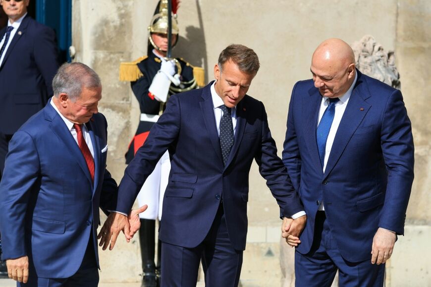 Macron welcomed the president of Lebanon and the king of Jordan