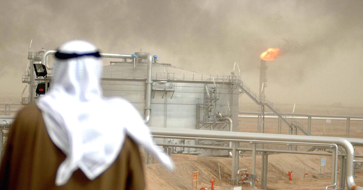 Fire breaks out at Kuwait's largest oil field AlMonitor The Middle