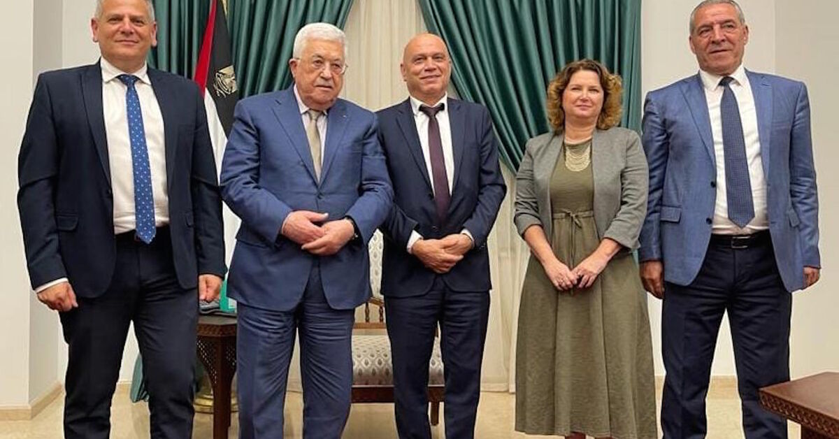 Israeli ministers meet with Abbas in Ramallah