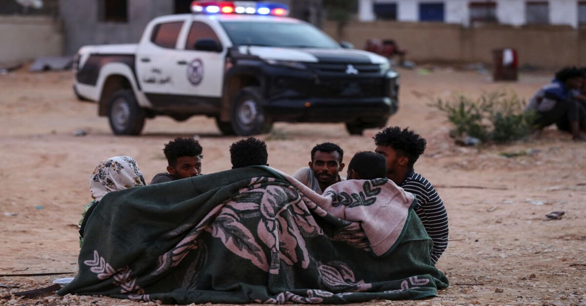 Hundreds of migrants detained outside of UN center in Libya