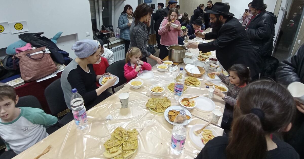 Israeli ultra-Orthodox emissaries stick with Jewish communities in Ukraine - Vimarsana News