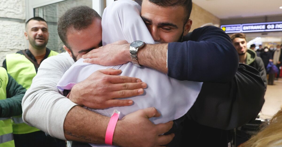 Israelis, Arabs, Iranians in harrowing exodus from Ukraine - Vimarsana News