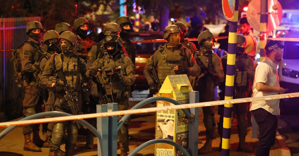 Israel launches manhunt after attack kills three - Vimarsana News