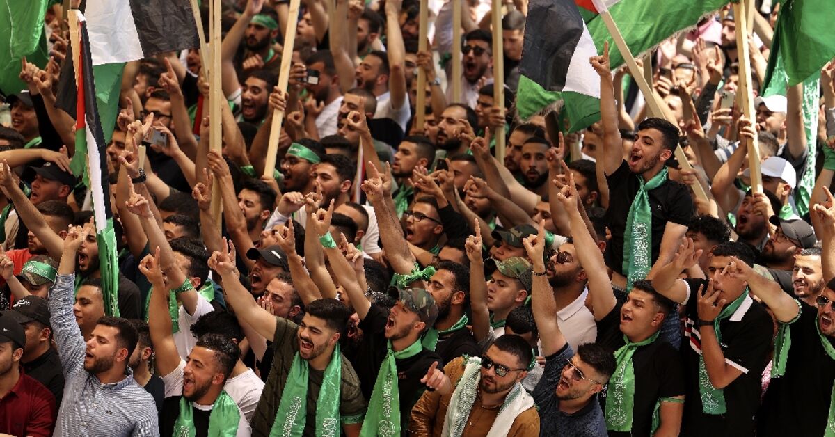 Students revel as Hamas bloc wins West Bank university poll - Vimarsana News