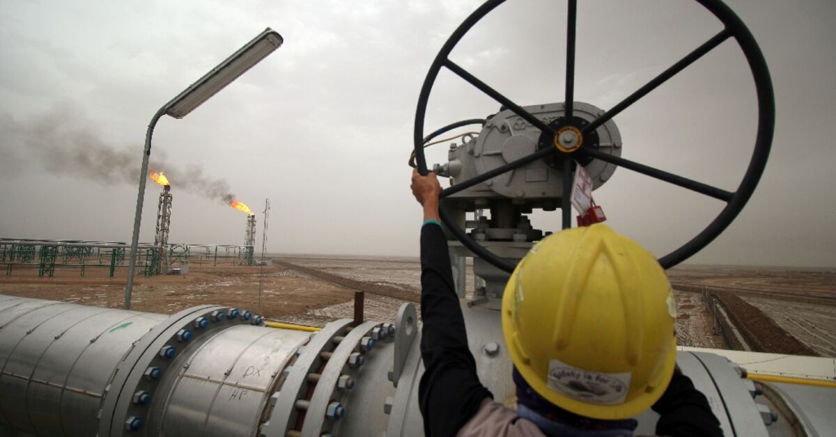 Oil, gas firms use Ukraine war to resist climate efforts: report - Vimarsana News