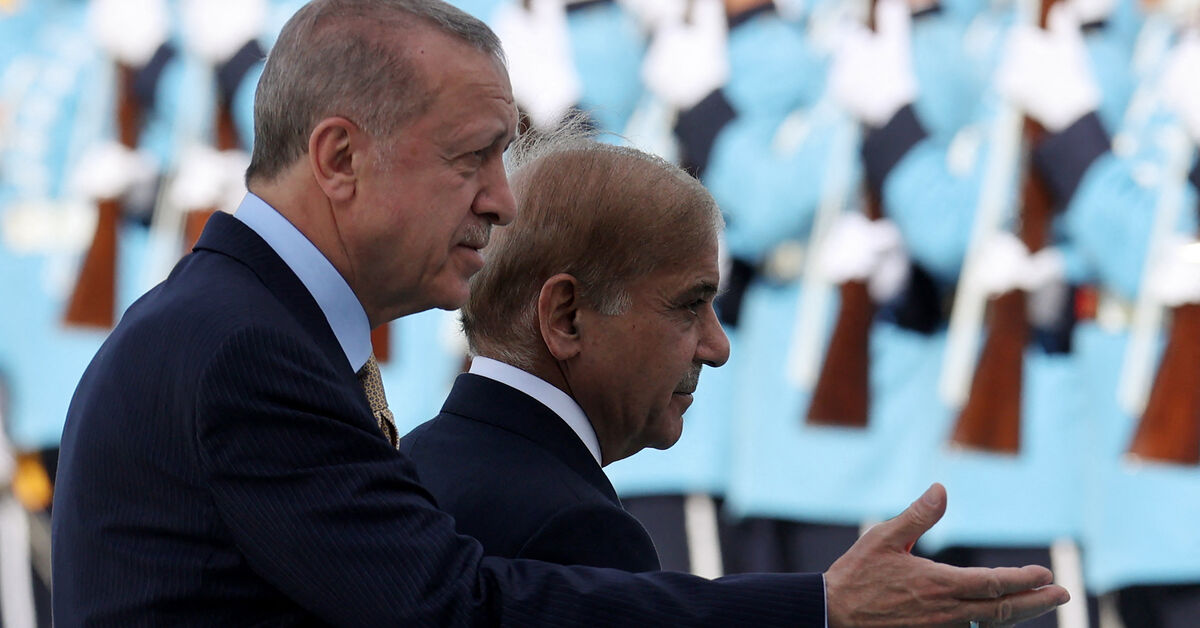 Pakistan’ın yeni Başbakanı siyasi ve ekonomik destek için Türkiye’ye bakıyor