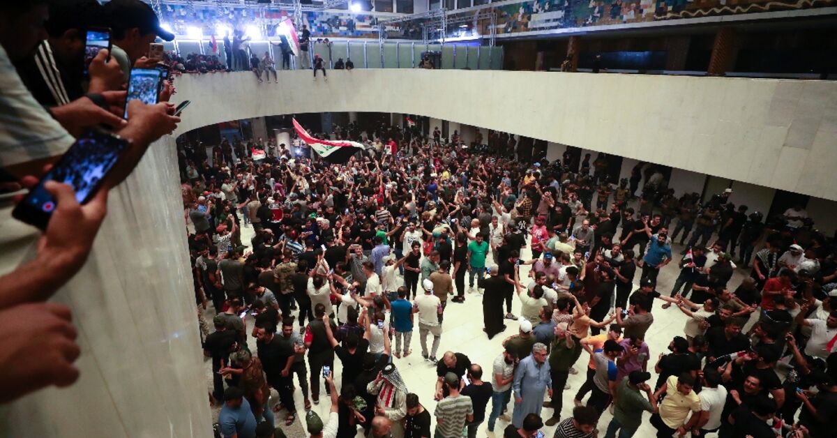 More protests or fresh polls? Iraq mulls political paralysis - AL ...